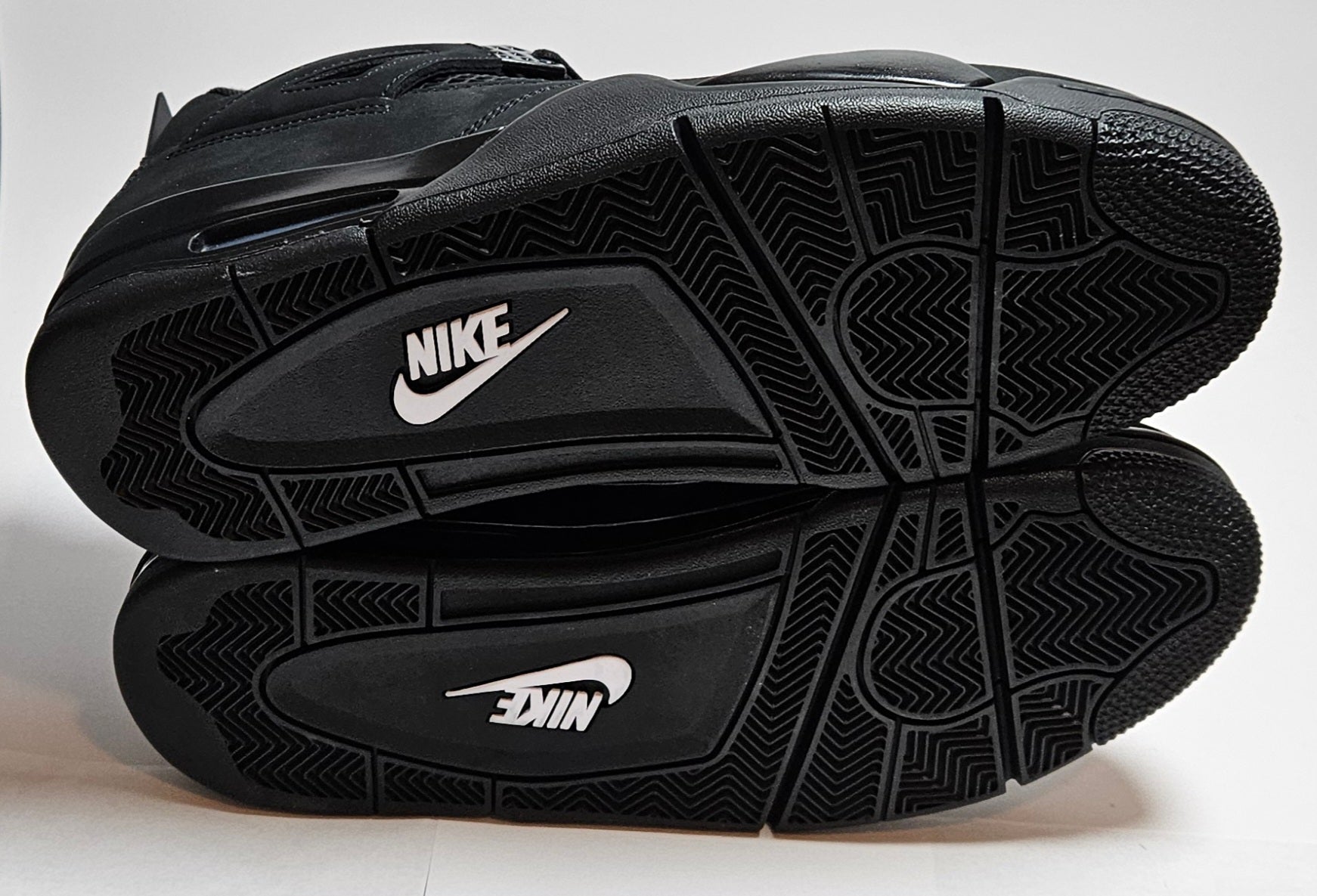 Jordan 4 Retro Black Cat (2025)