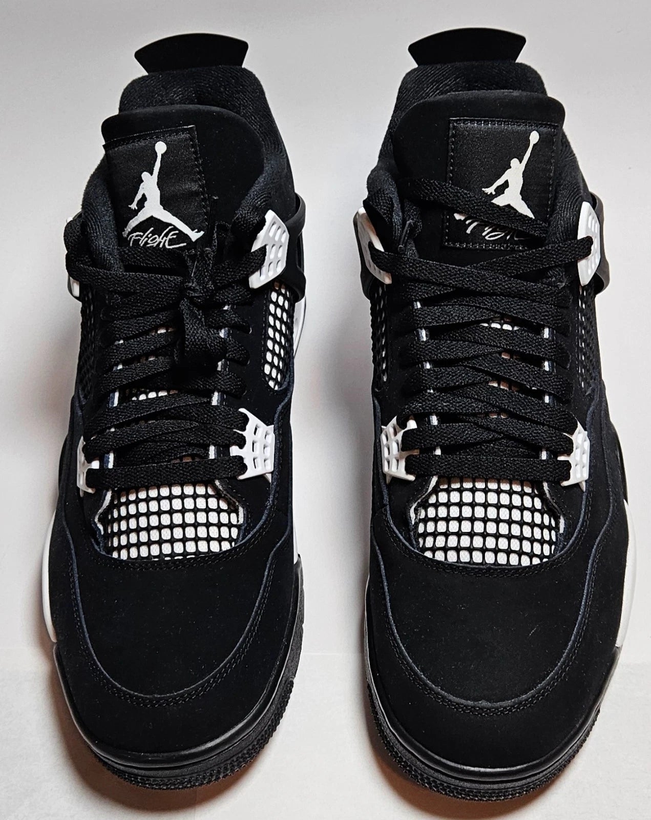 Air Jordan 4 Retro “White Thunder”