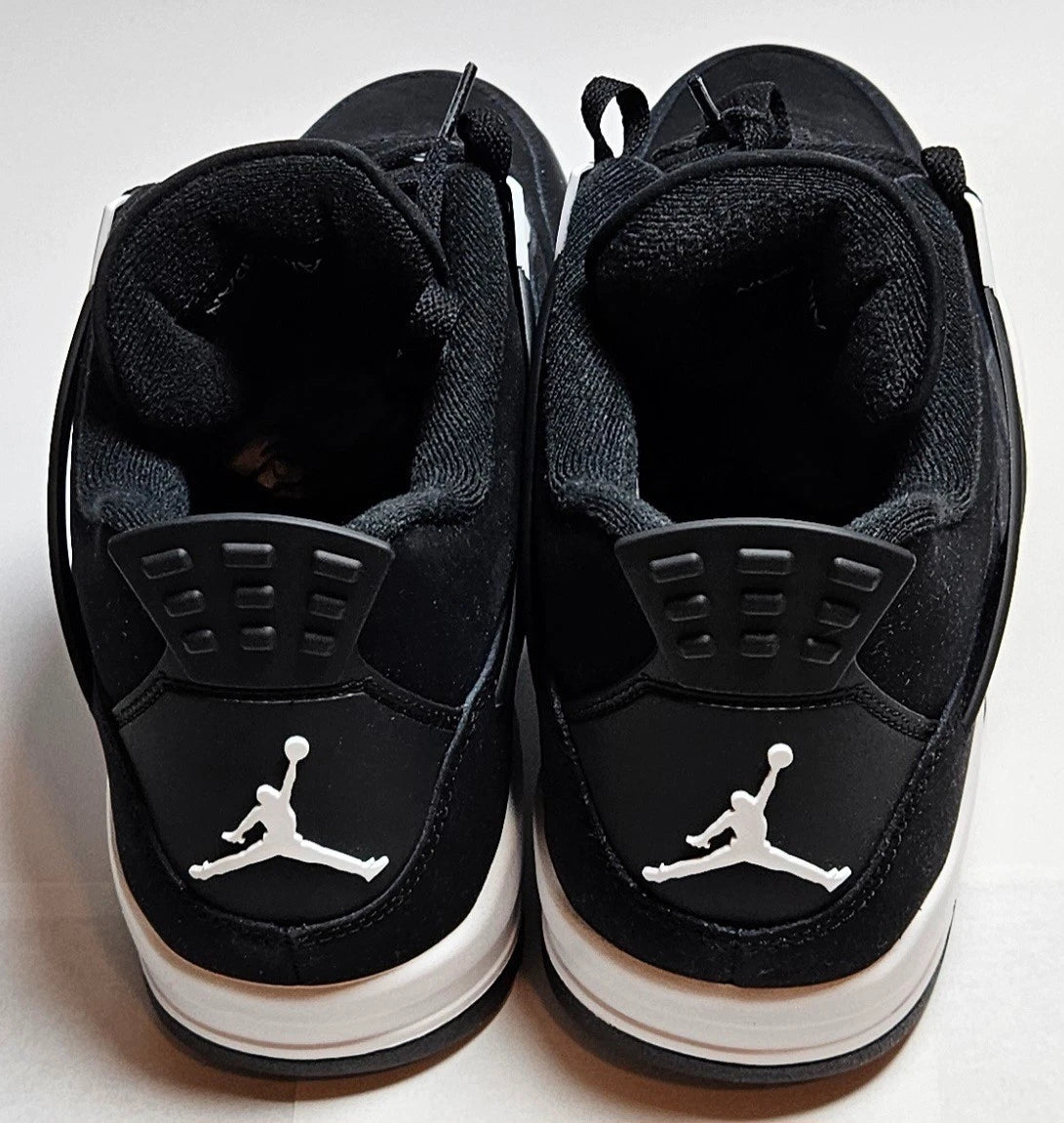 Air Jordan 4 Retro “White Thunder”