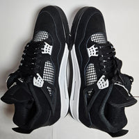 Air Jordan 4 Retro “White Thunder”